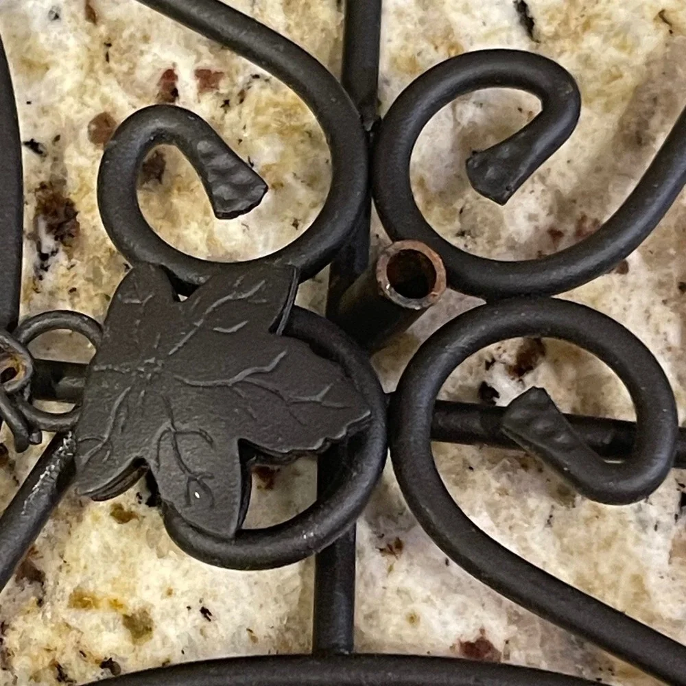Longaberger Black Wrought Iron Cookbook Stand Scroll Folding Easel Holder 13.5